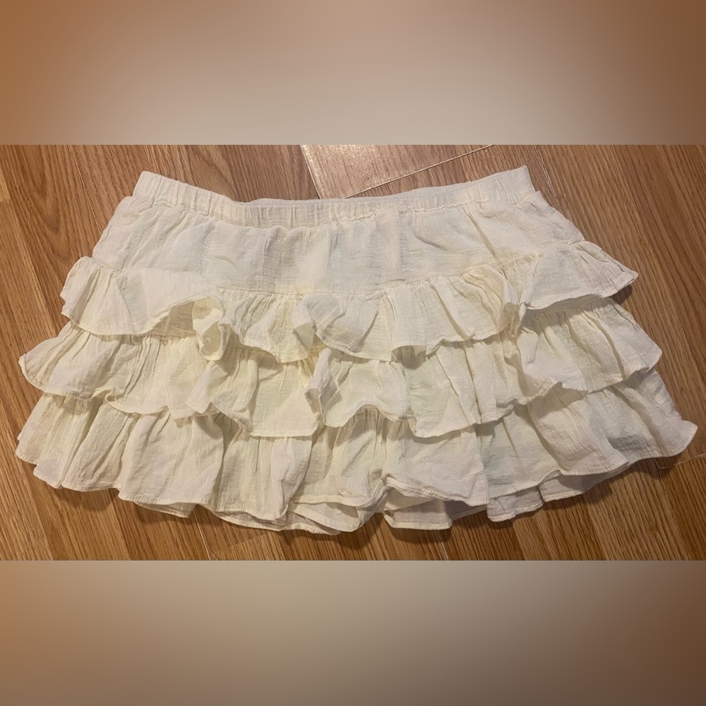 Chic Beverly and Beck Tiered Ruffle Mini Skort